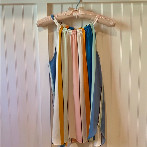 LOFT Tops - Loft Shell Tank Top 💛